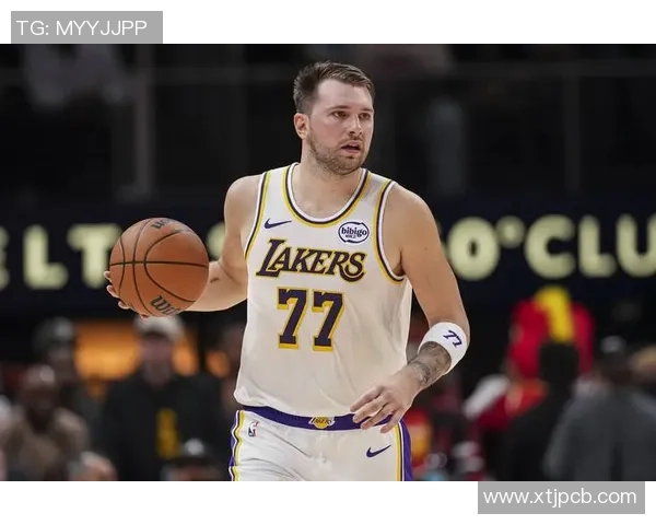 篮球对决雷霆与湖人激情碰撞谁能在赛场上笑到最后